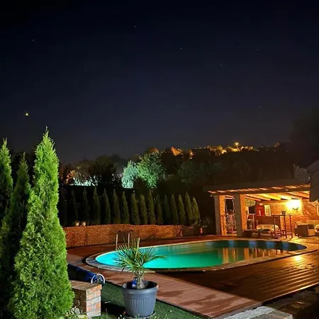 Rustic Turija شاليه *
